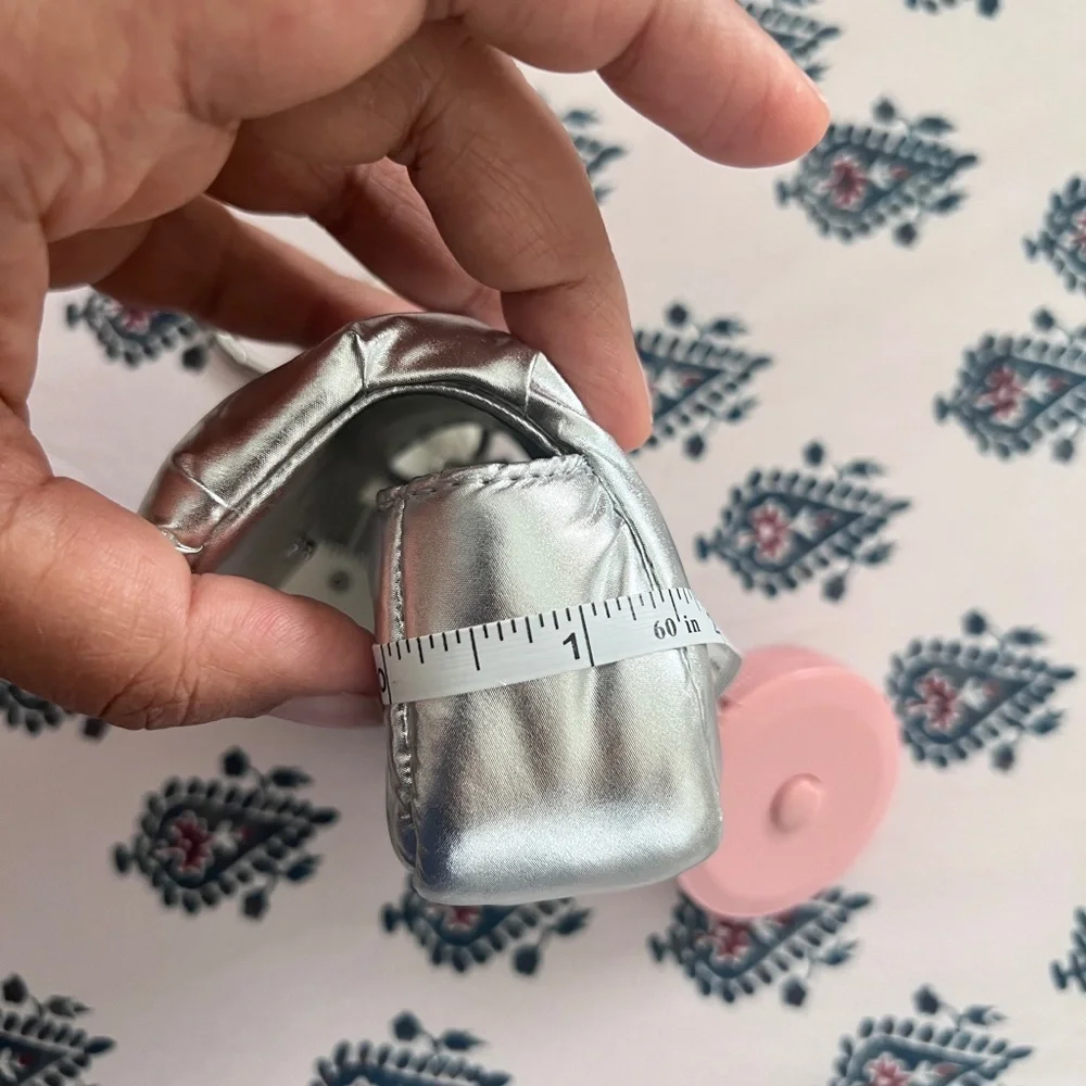 TORY BURCH• Silver Puffy Card Holder/airpod holder - Picture 9 of 11
